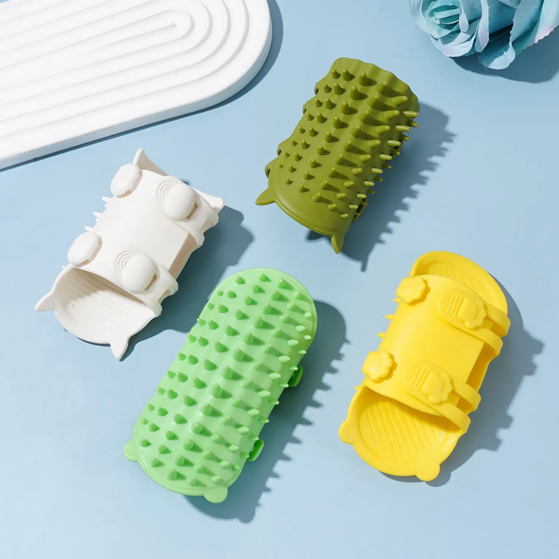 Personalized Silicone Pet Grooming Brush for Pet Care Solution Manufacturers3
